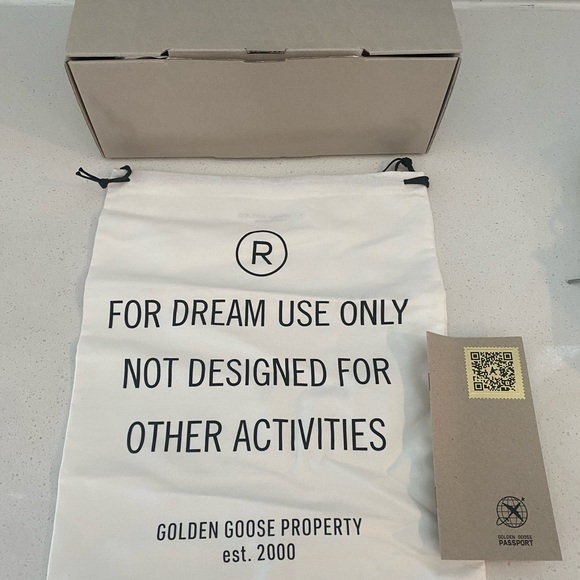 Golden Goose Women’s Sneakers Size 40 (10). Never been worn- purchase price $550 - Picture 5 of 5